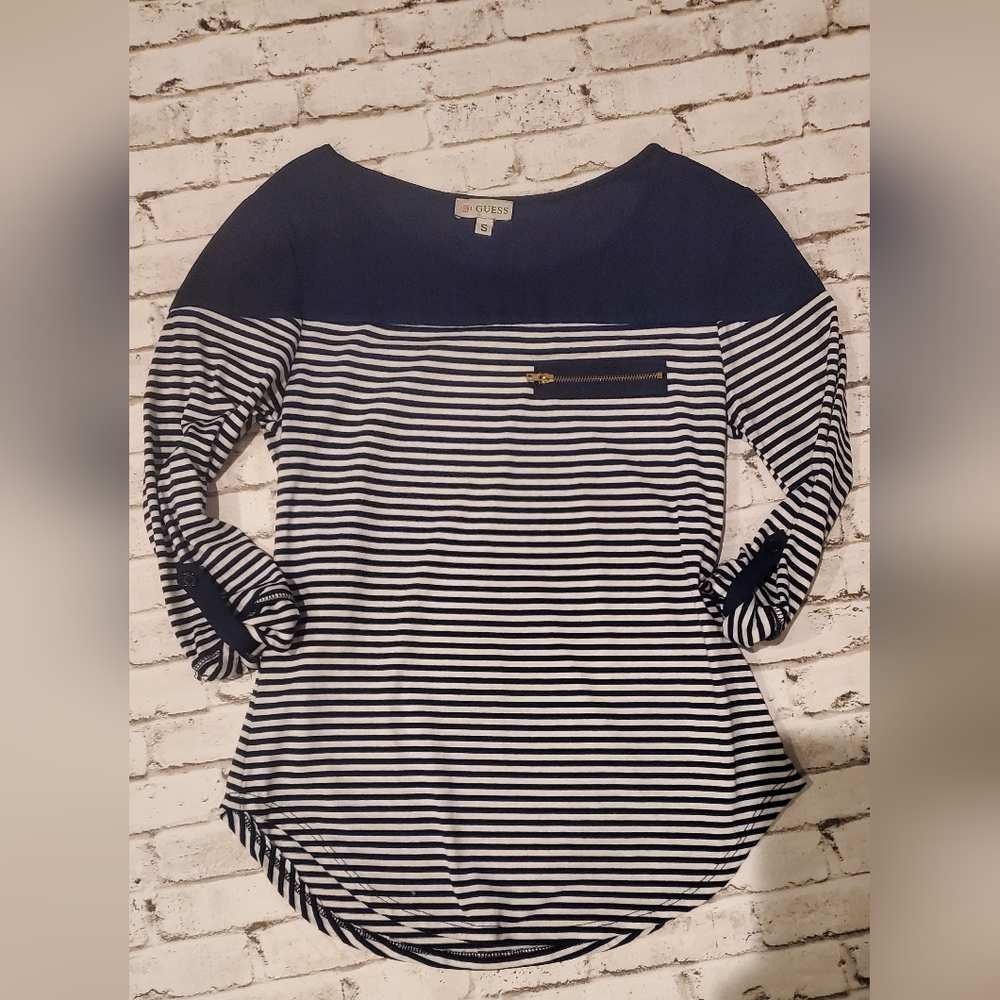 Guess Top Size Small
